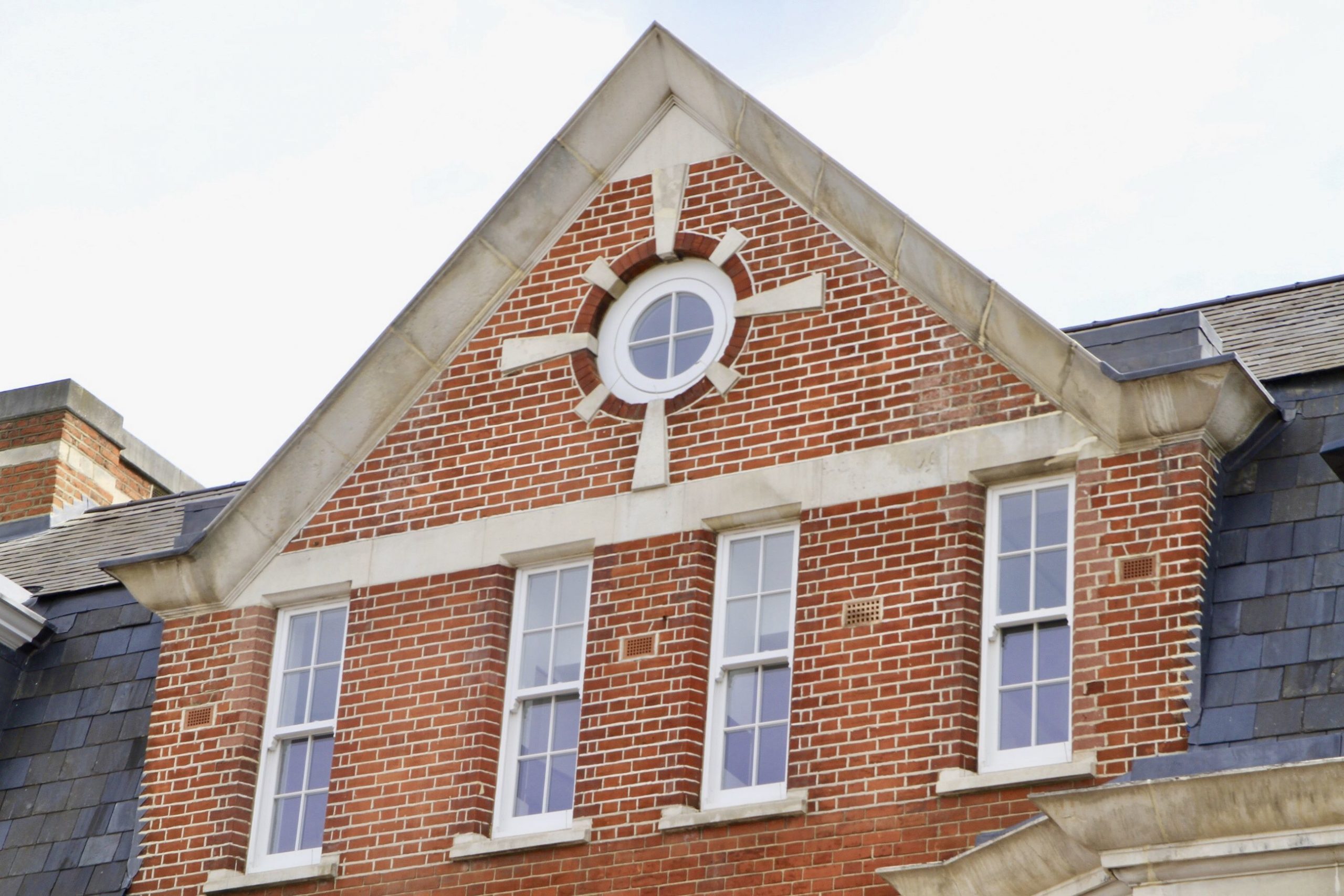Sash Windows With Tilt Facility